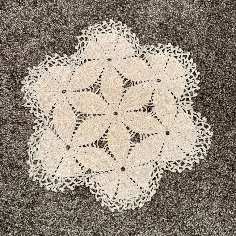 Unbranded Crochet Doily Set 4pc Off-White Good Vintage Lace Handmade Decor